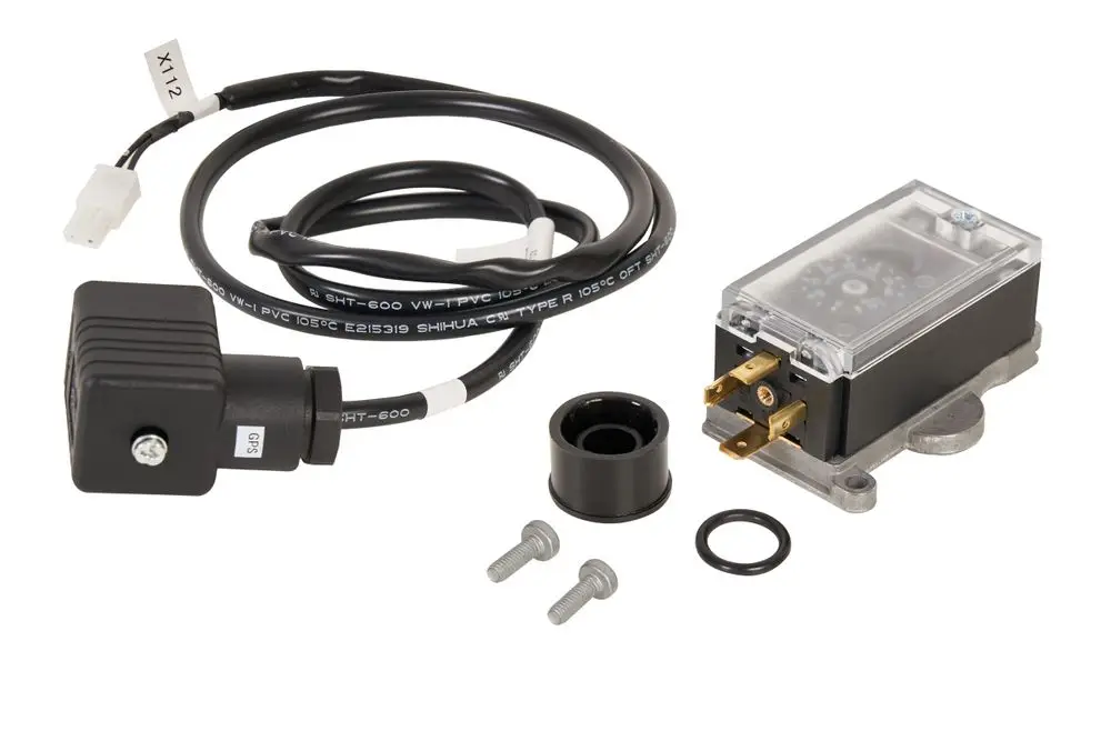 Gasdruckwächter von Remeha mit Stecker und Kabel, einer elektronischen Einheit und Montageschrauben. Komponenten für die Installation befinden sich im Bild.